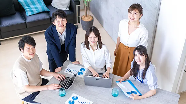 採用情報